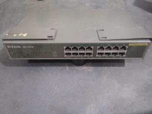 Switch 16 Portas TP-Link Gigabit 10/100/1000 Mbps Rack/Desk - TL-SG1016D