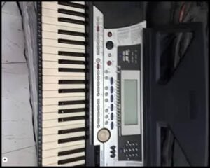 Teclado Yamaha PSR-550 com USB
